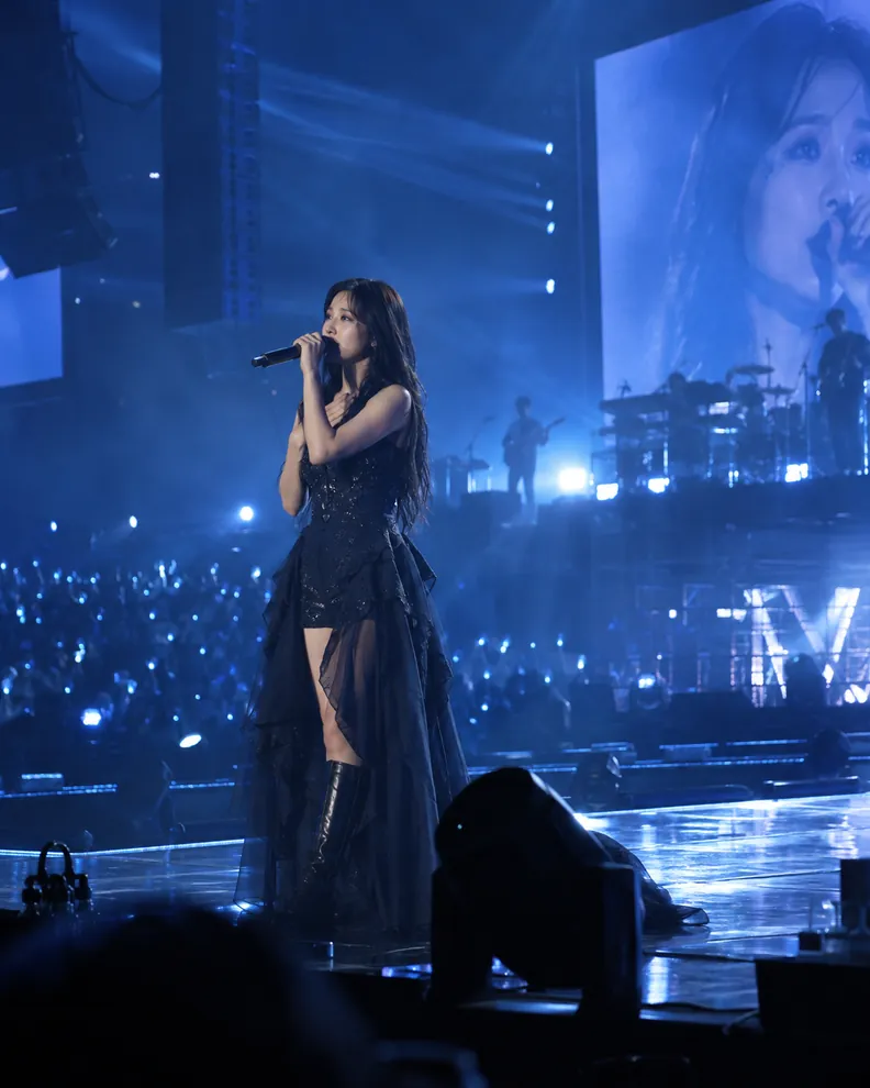 Blue stage light: Original